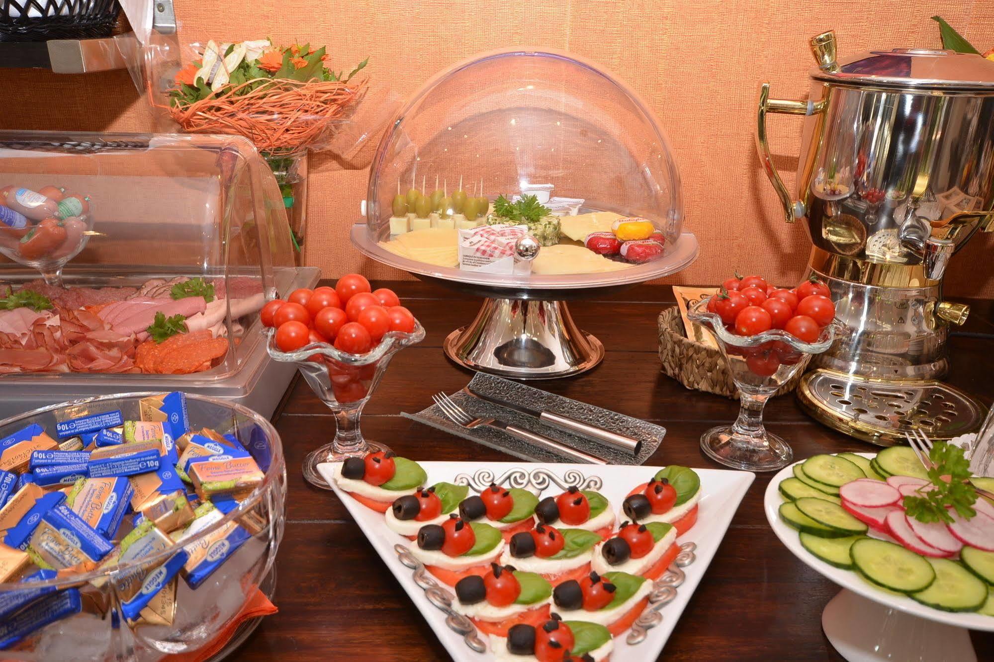 Alpha Hotel Garni Дитценбах Екстериор снимка
