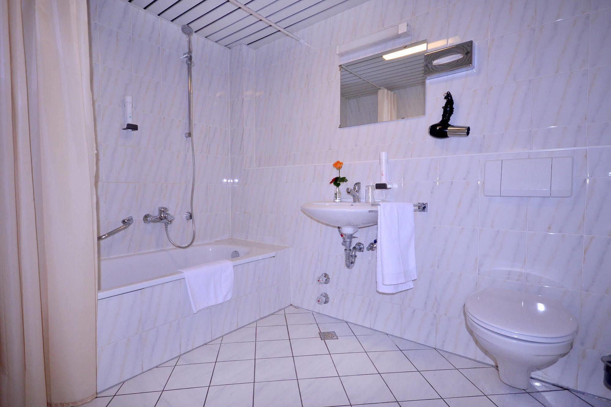 Alpha Hotel Garni Дитценбах Екстериор снимка